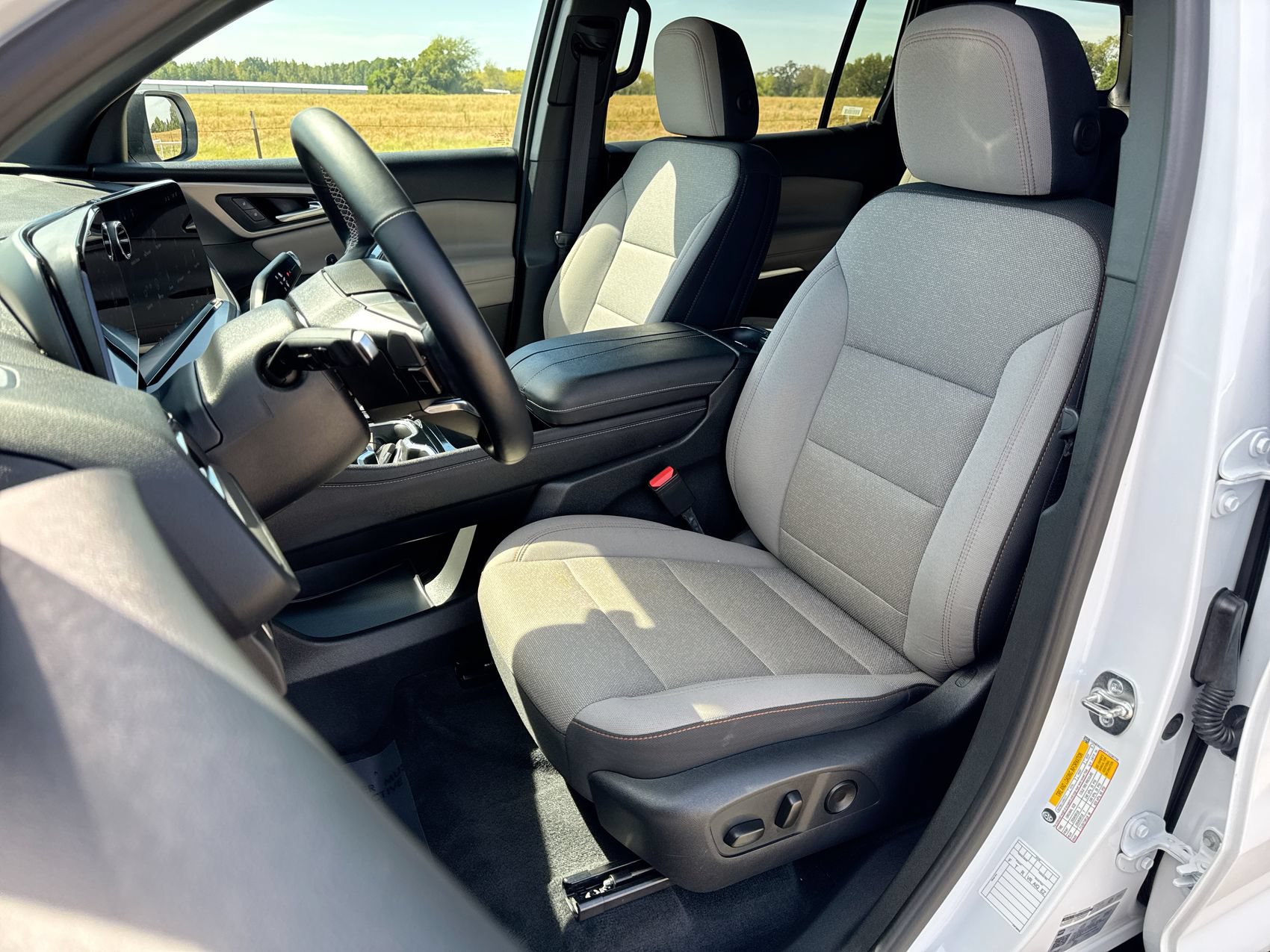 Used 2026 Chevrolet Traverse LT w/ Driver Confidence Package FWD image 11