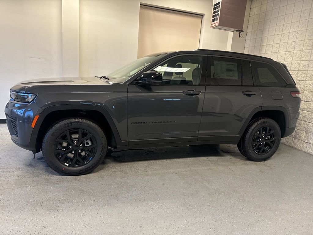 New 2026 Jeep Grand Cherokee Altitude AWD/4WD image 14