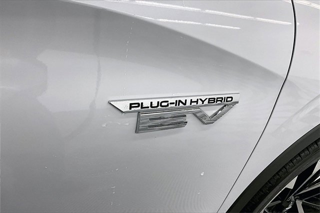 Used 2024 Mitsubishi Outlander SE image 33