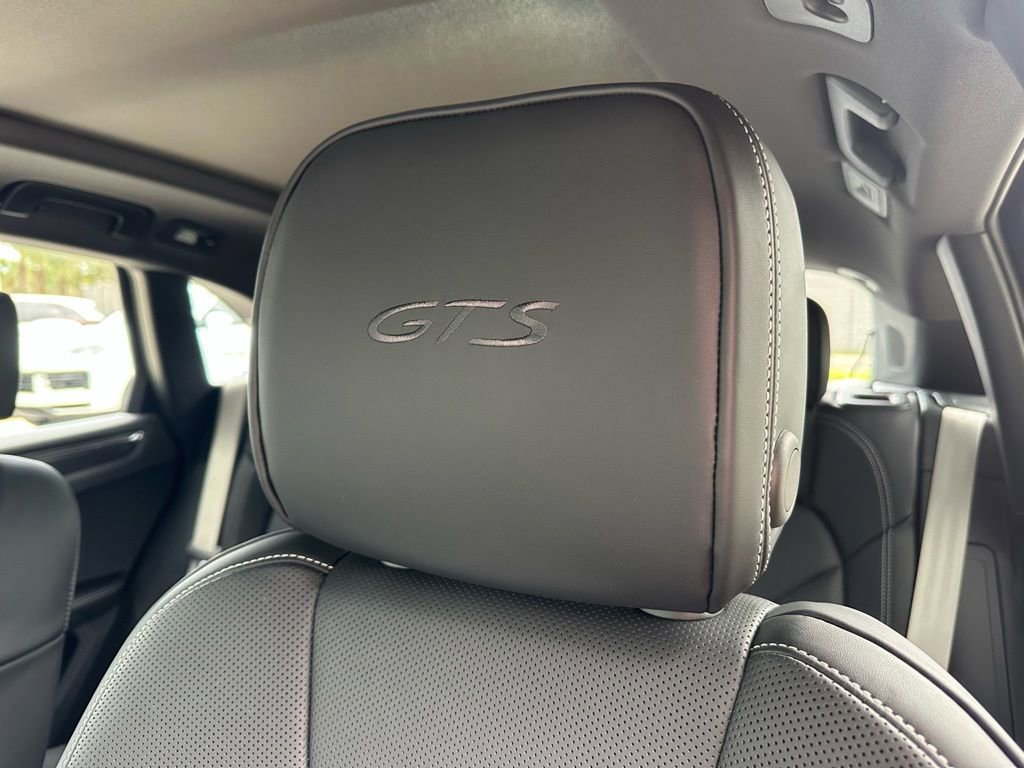 Used 2026 Porsche Macan GTS AWD/4WD image 25
