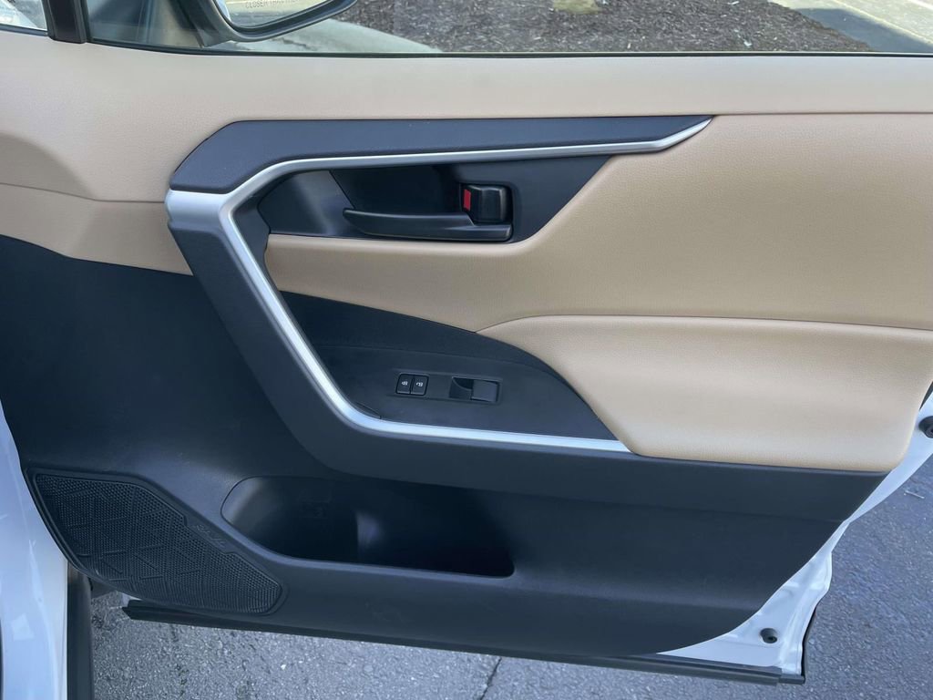 Used 2025 Toyota RAV4 LE image 45