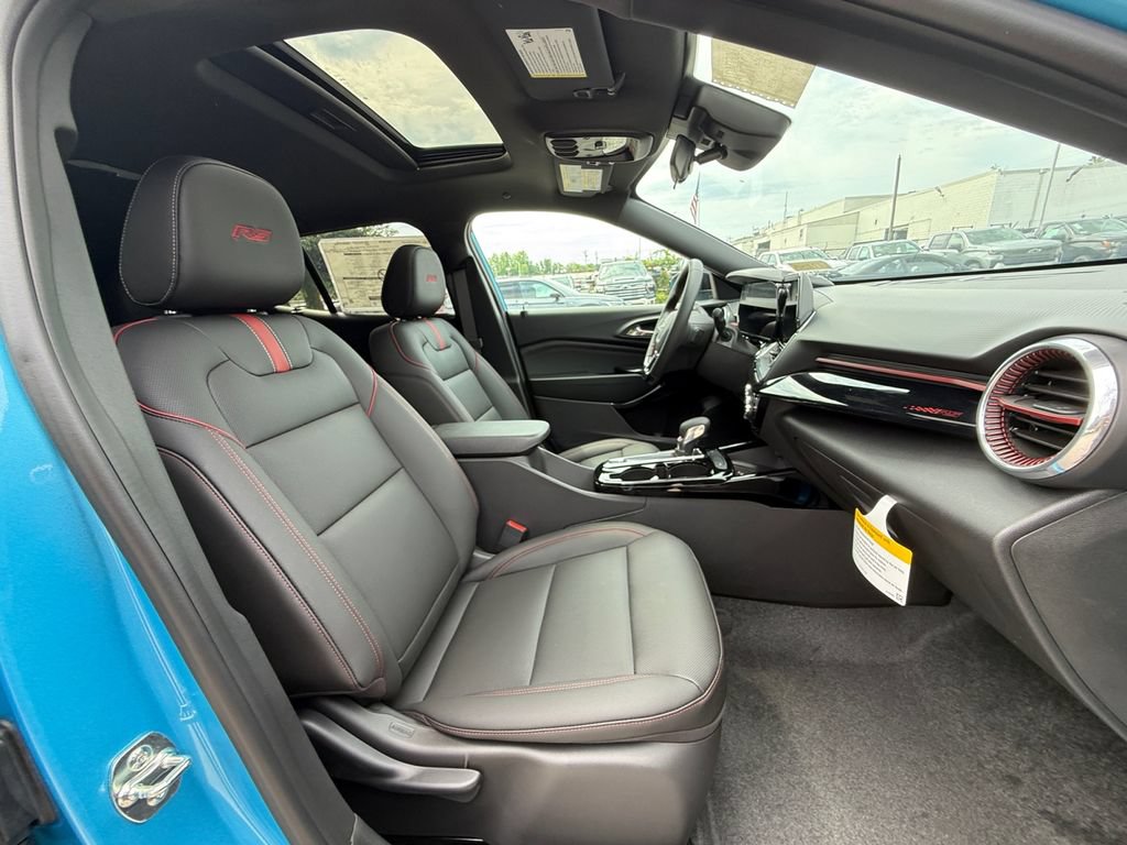 New 2026 Chevrolet Trax RS w/ Sunroof Package FWD image 26