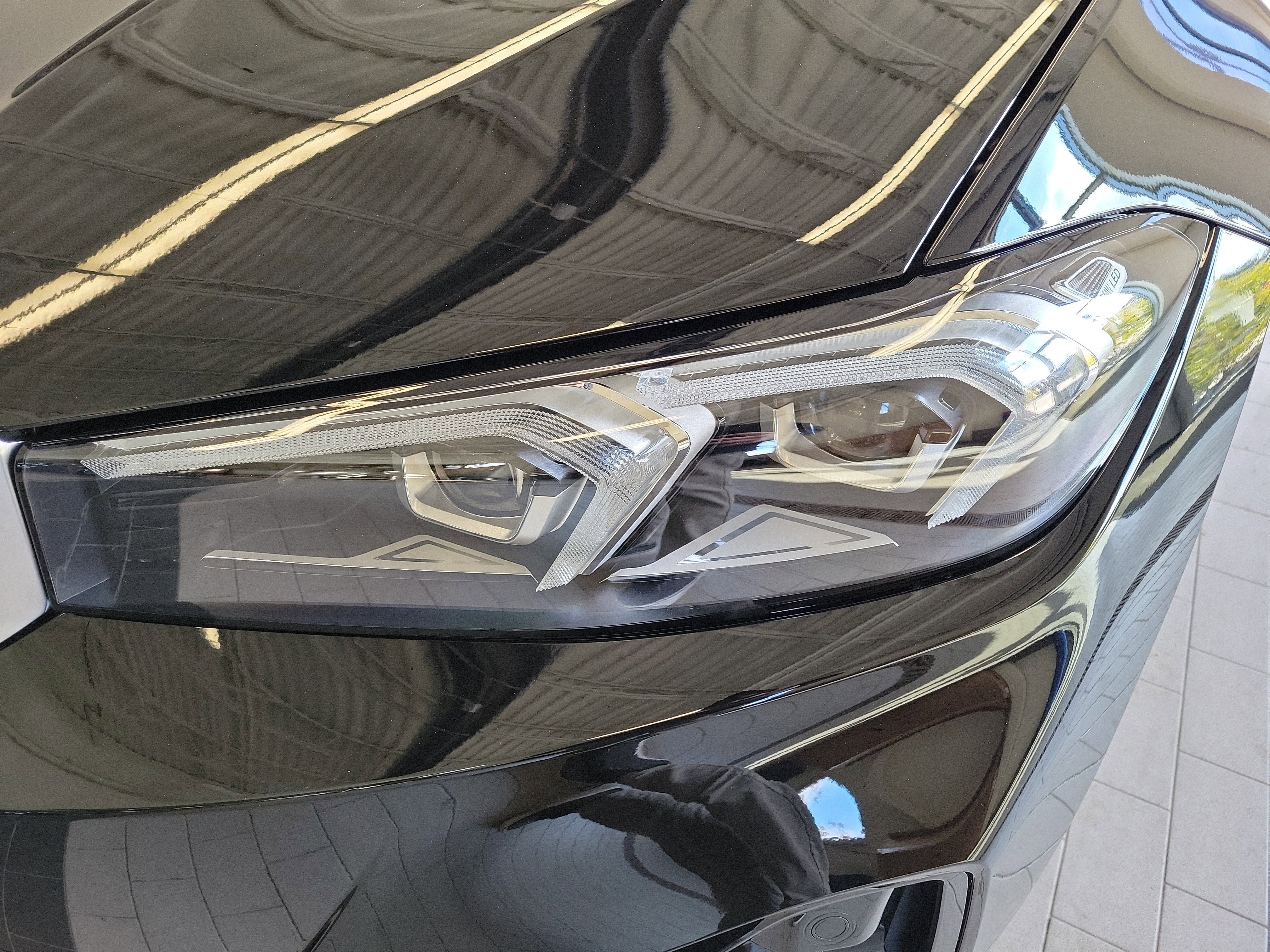 New 2026 BMW 330i xDrive Sedan w/ Convenience Package AWD/4WD image 14
