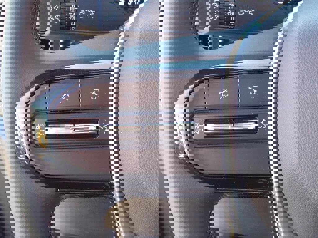 New 2024 Chevrolet Colorado LT w/ LT Convenience Package II image 17