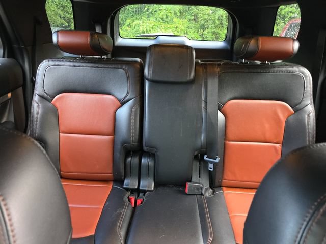 Used 2019 Ford Explorer XLT w/ Equipment Group 202A FWD image 14