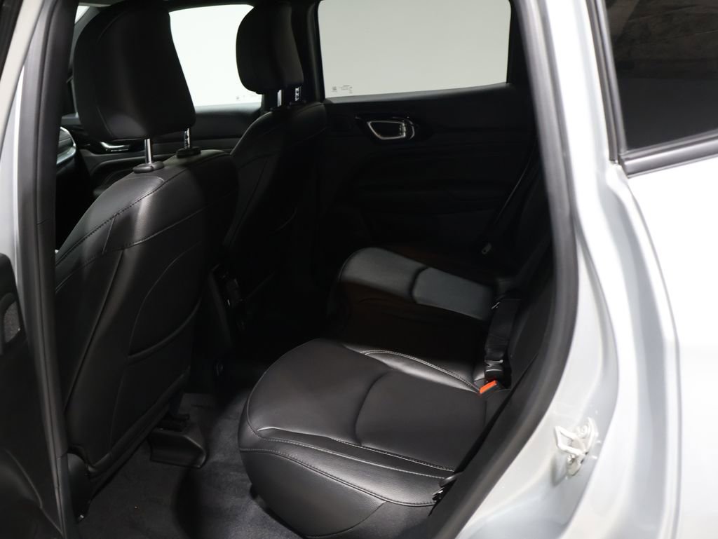 Used 2024 Jeep Compass Limited w/ High Altitude Package image 16