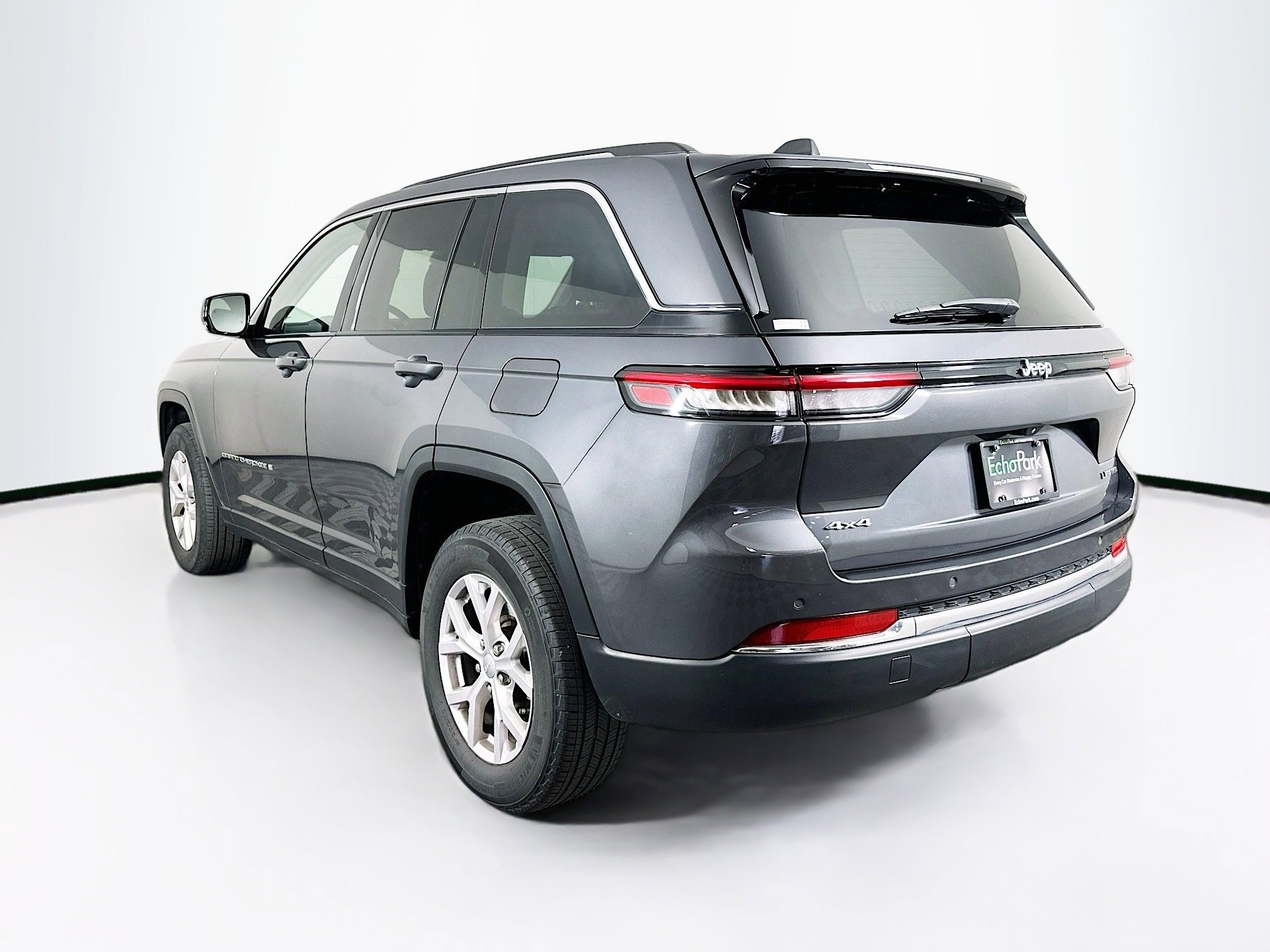 Used 2022 Jeep Grand Cherokee Limited image 5