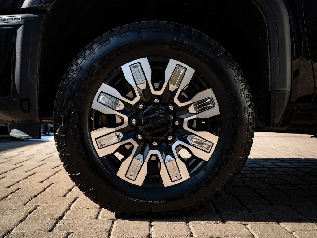 Used 2025 GMC Sierra 3500 Denali w/ Denali Reserve Package image 13