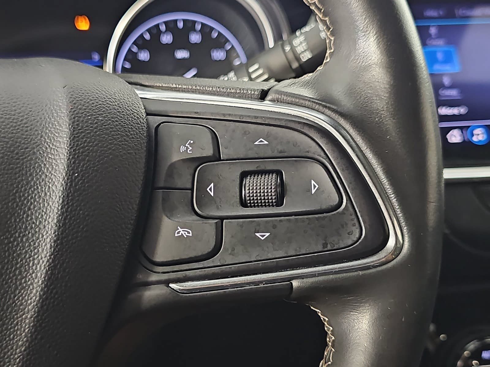 Used 2023 Buick Encore GX Essence w/ Experience Buick Package FWD image 17