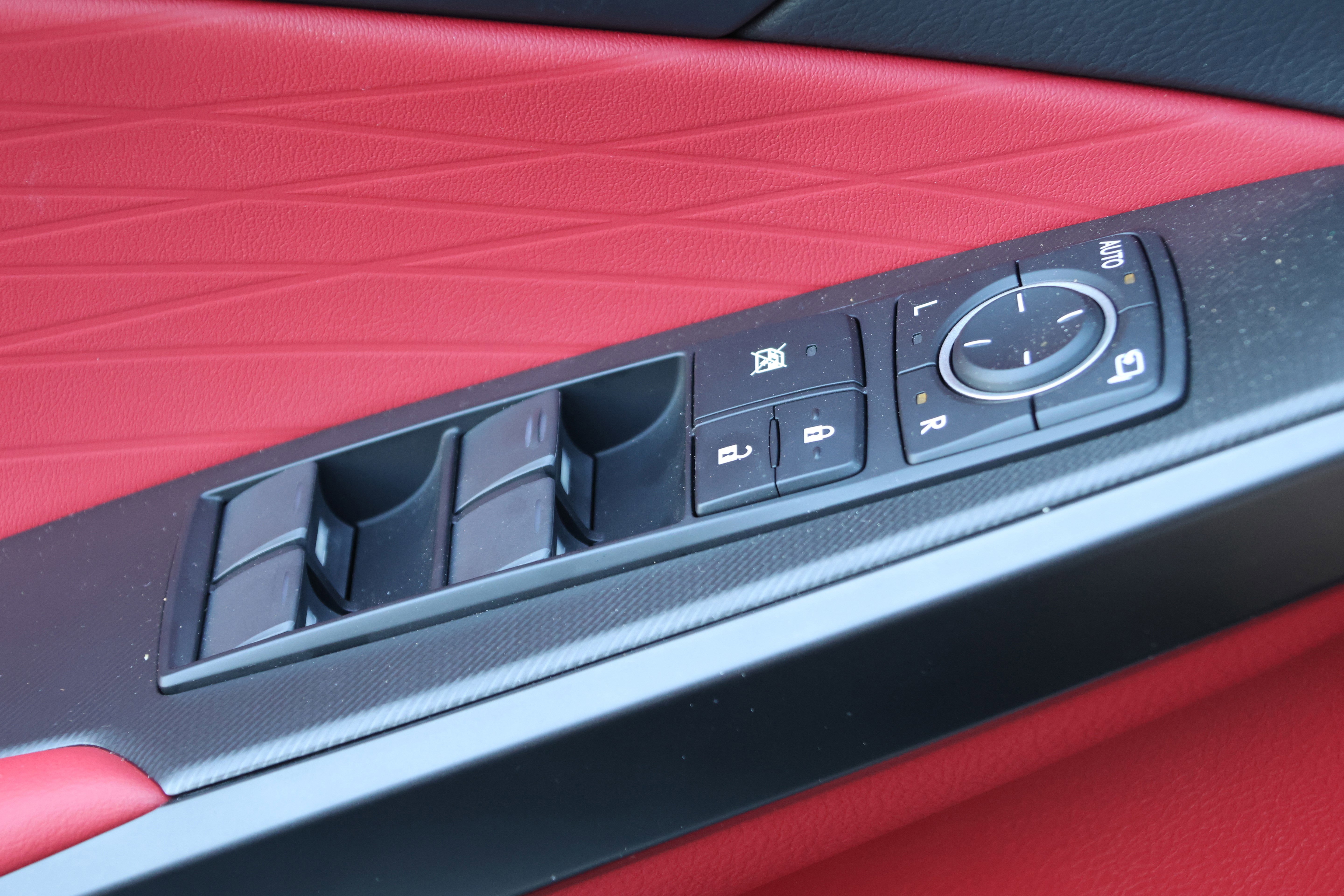 Used 2025 Lexus IS 350 F Sport RWD image 14