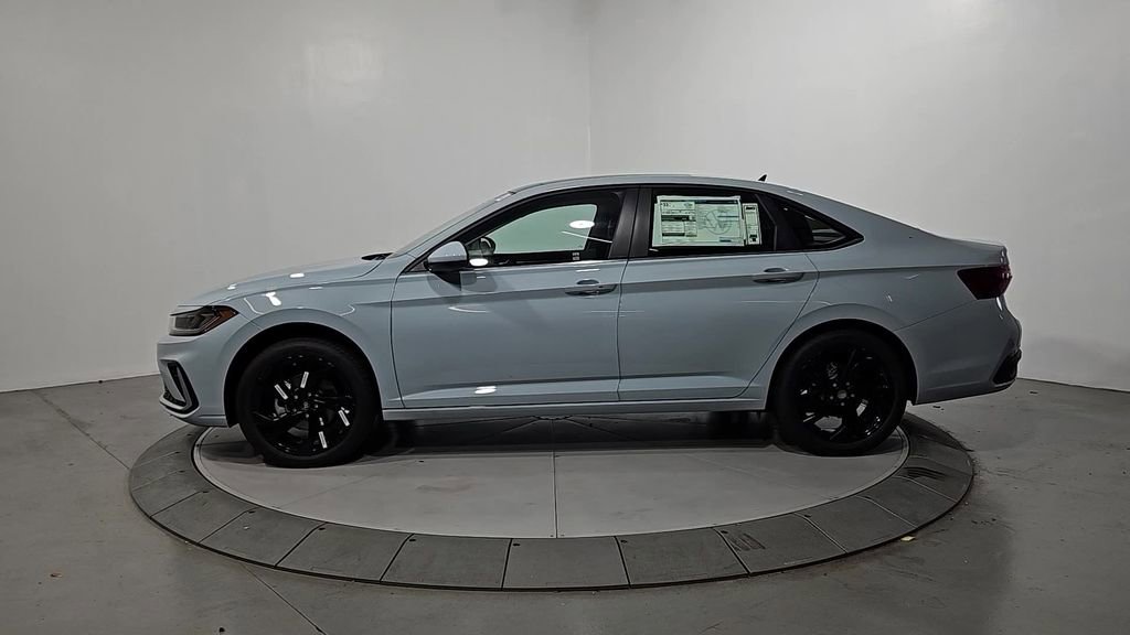 New 2026 Volkswagen Jetta SE image 2