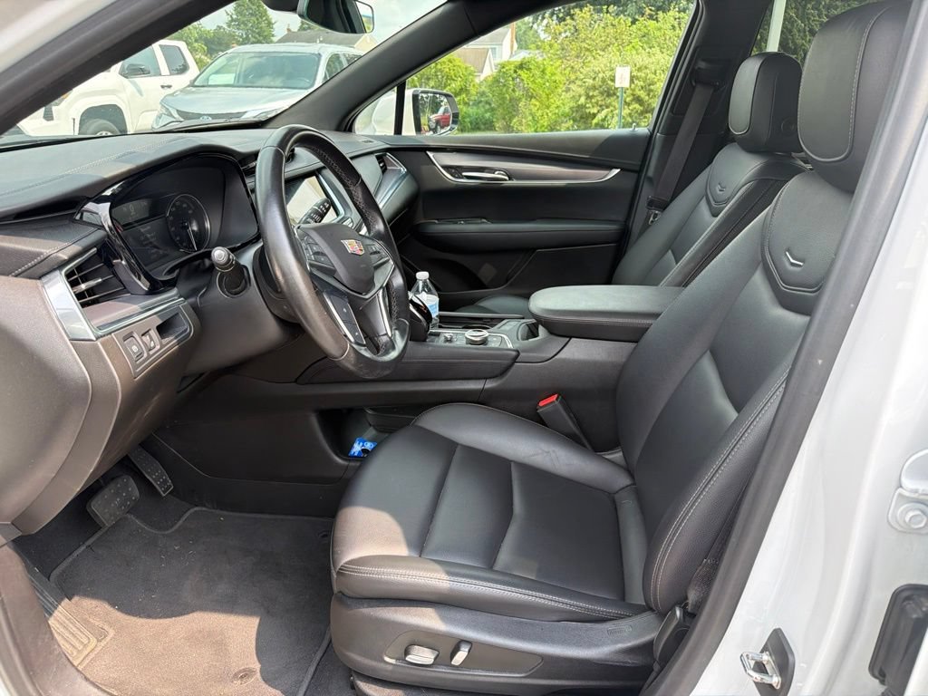 Used 2022 Cadillac XT5 Luxury AWD/4WD image 12