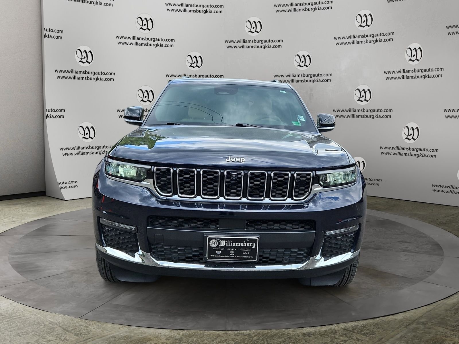Used 2023 Jeep Grand Cherokee L Limited w/ Luxury Tech Group II AWD/4WD image 8