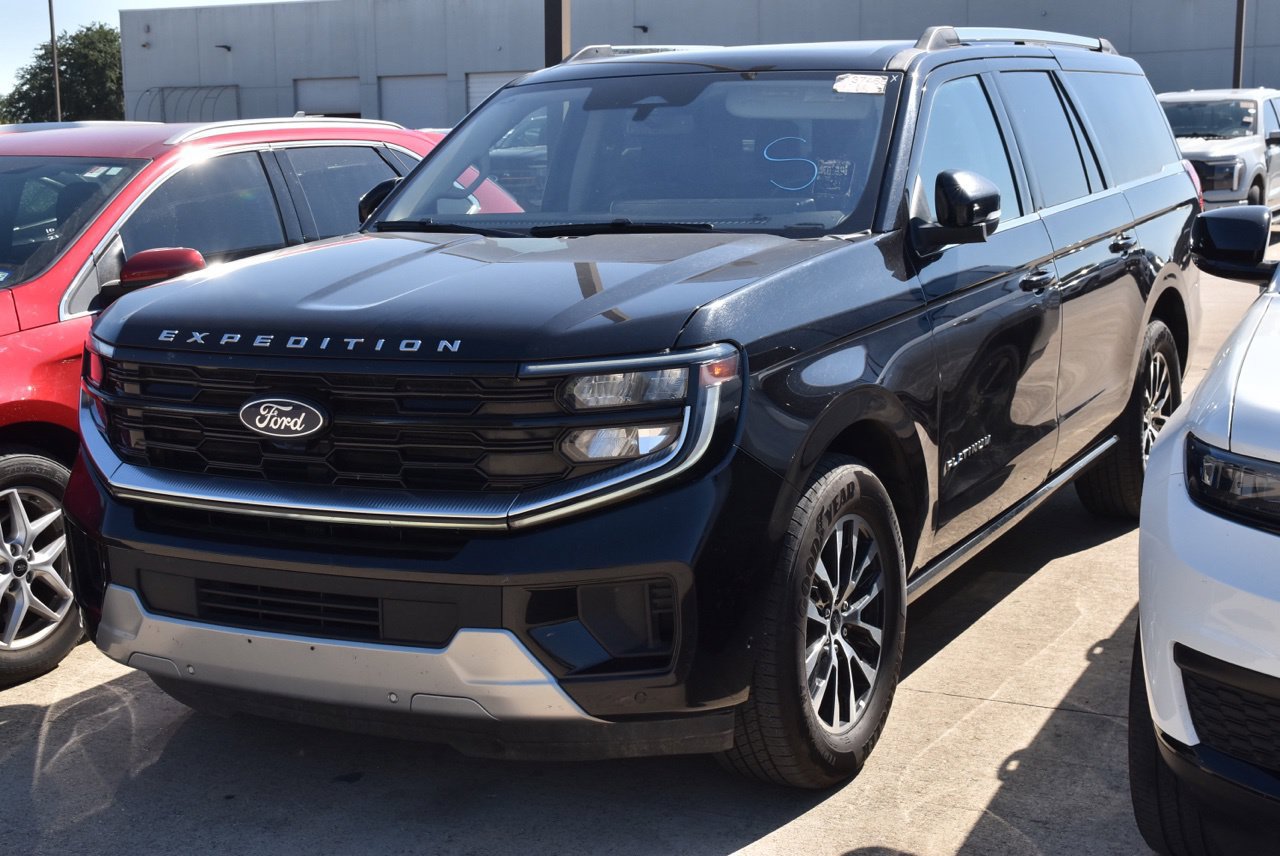 Used 2025 Ford Expedition Max Platinum AWD/4WD image 2