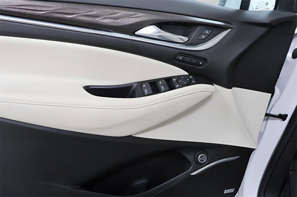 Used 2023 Buick Enclave Avenir w/ Avenir Technology Package image 23