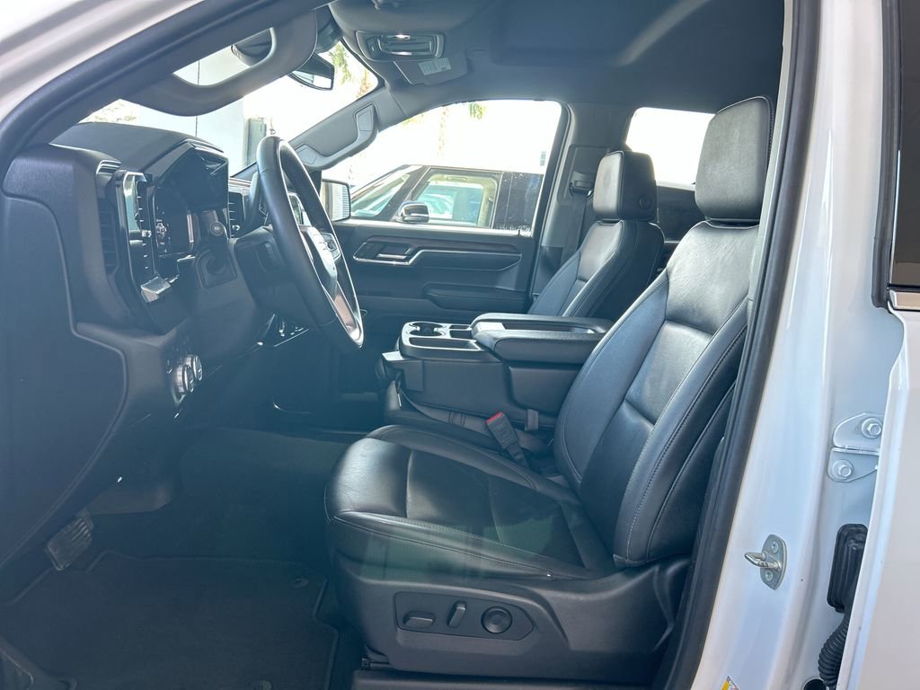 Used 2024 GMC Sierra 1500 SLT image 11