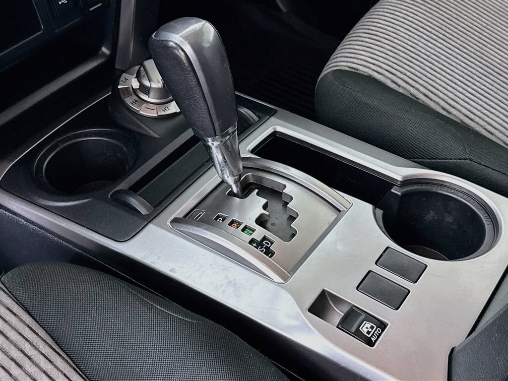 Certified 2022 Toyota 4Runner SR5 AWD/4WD image 19