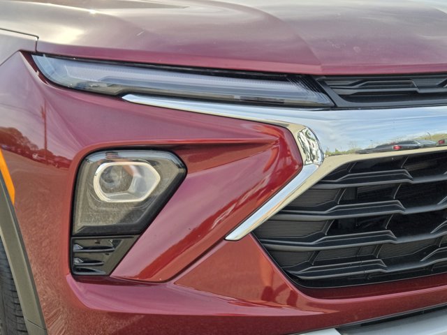 Used 2025 Chevrolet TrailBlazer LT FWD image 3
