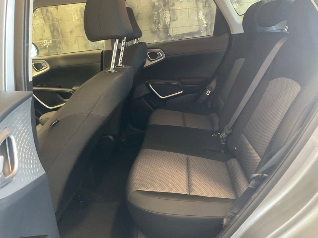 Used 2025 Kia Soul LX FWD image 25
