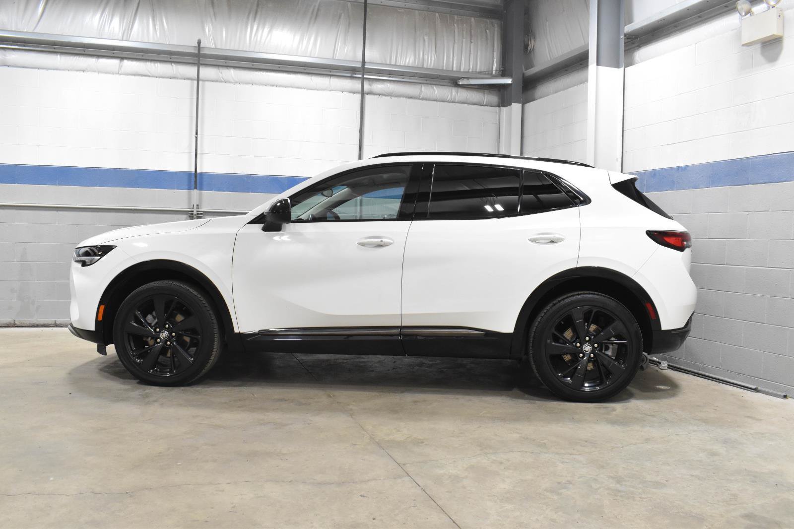 Used 2023 Buick Envision Essence w/ Sport Touring Package AWD/4WD image 25