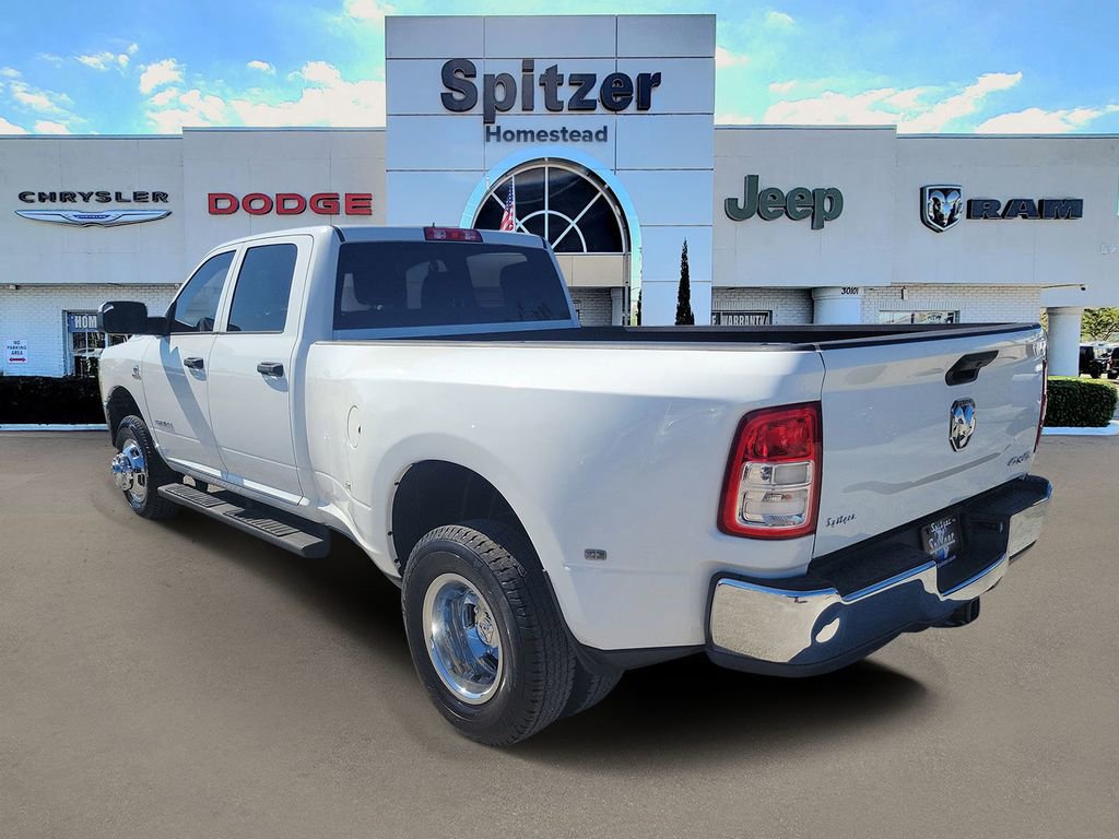 Used 2020 RAM 3500 Tradesman w/ Chrome Appearance Group image 3