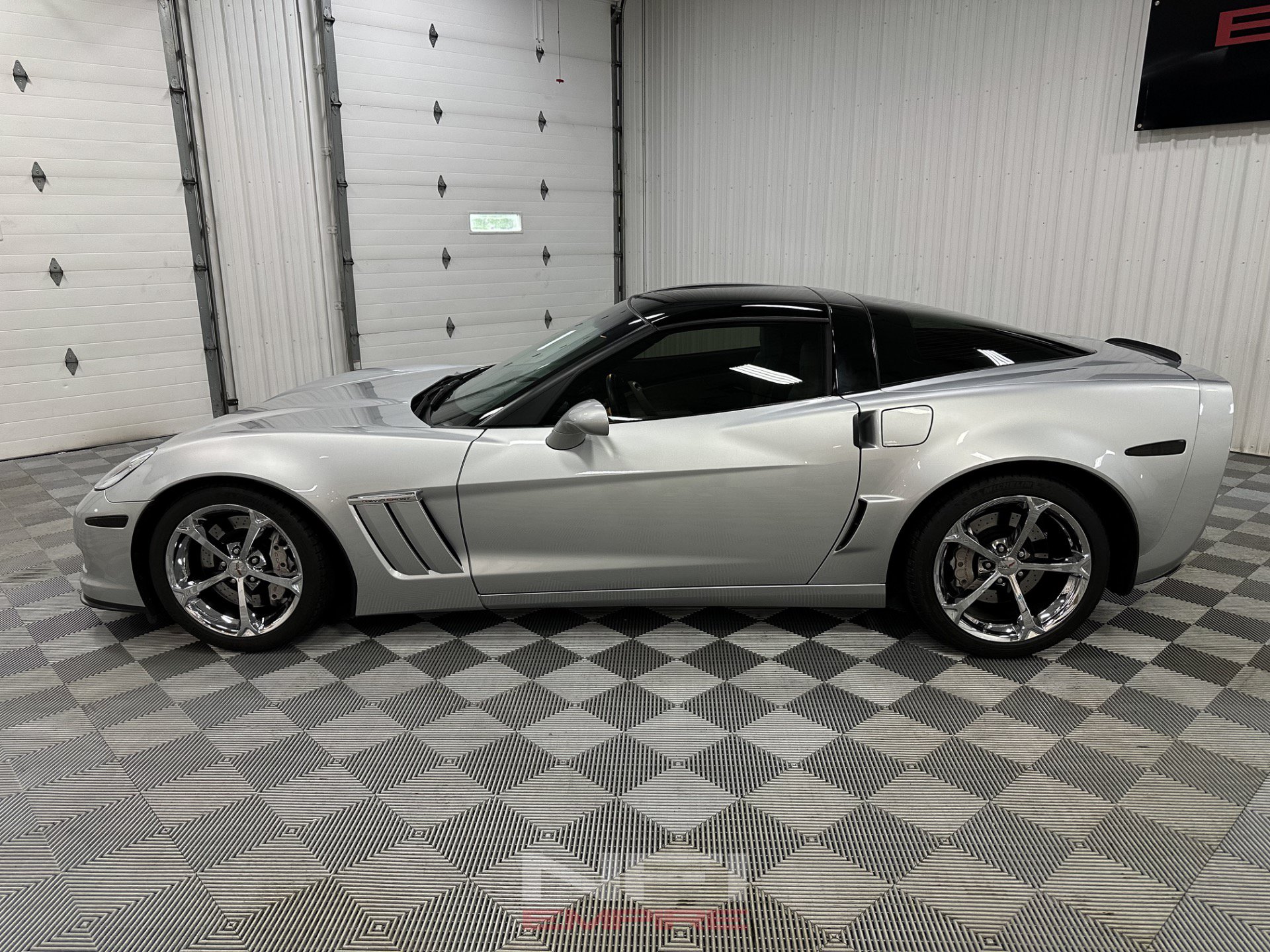 Used 2012 Chevrolet Corvette Grand Sport w/ 3LT Preferred Equipment Group RWD image 2