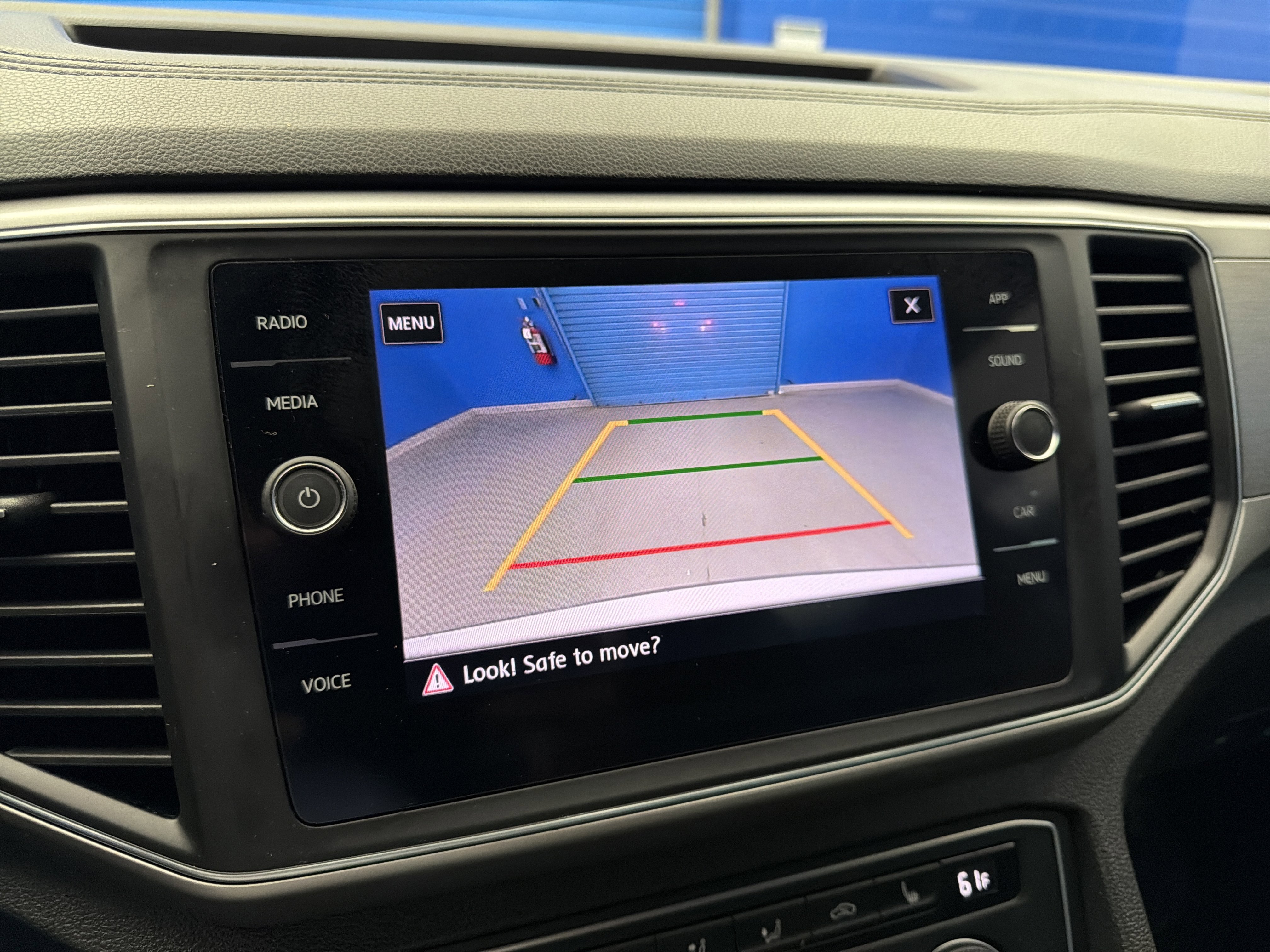 Used 2019 Volkswagen Atlas SE FWD image 19