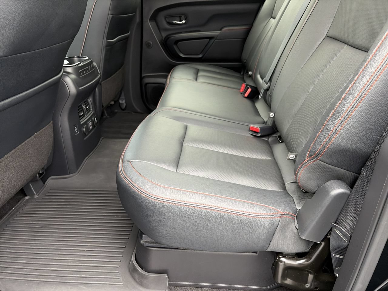 Used 2024 Nissan Titan PRO-4X w/ Pro-4x Convenience Package AWD/4WD image 25