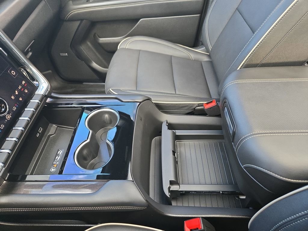 Used 2025 GMC Yukon XL Elevation w/ Elevation Premium Package image 34