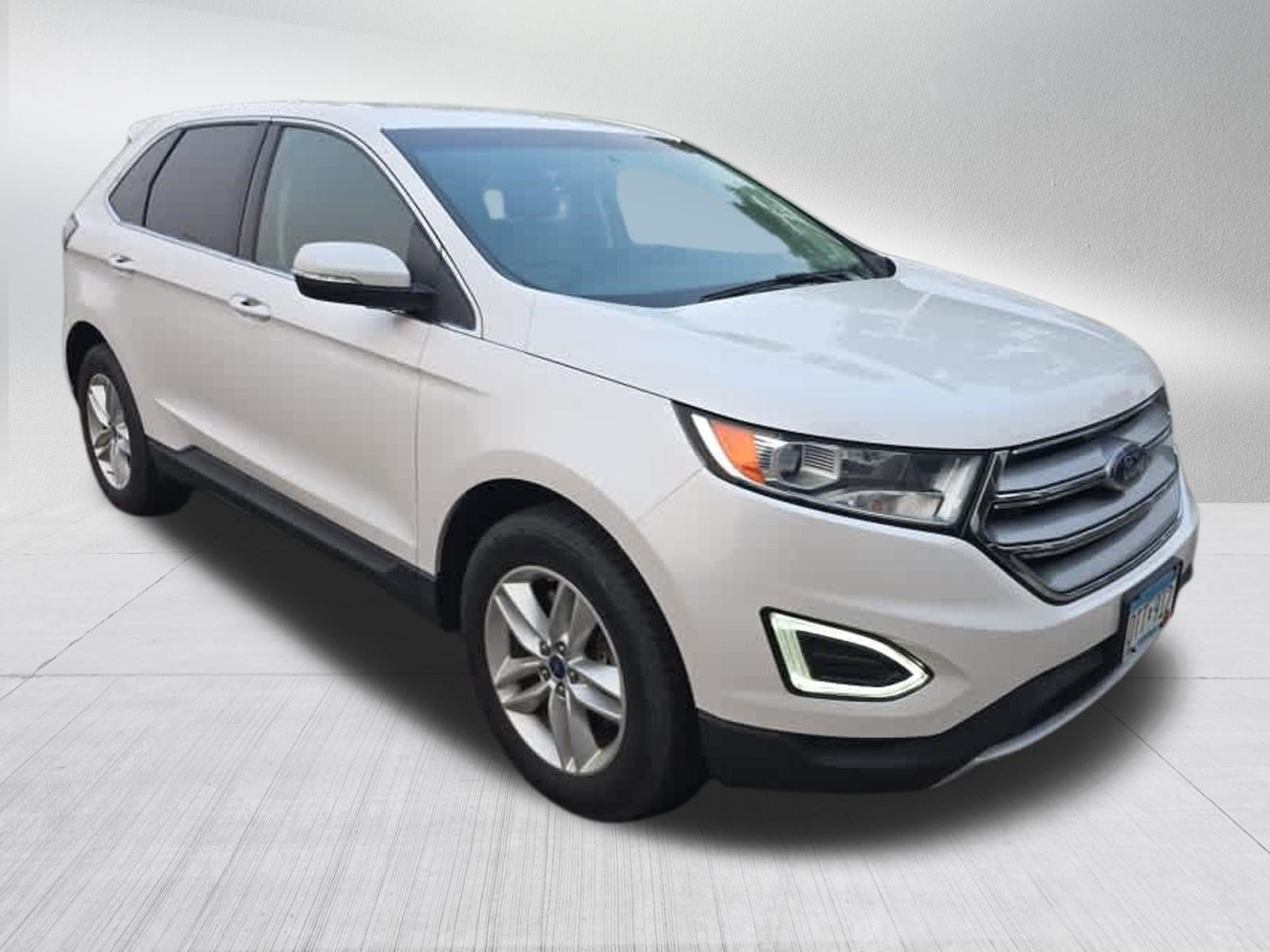 Used 2016 Ford Edge SEL w/ Equipment Group 201A AWD/4WD image 3
