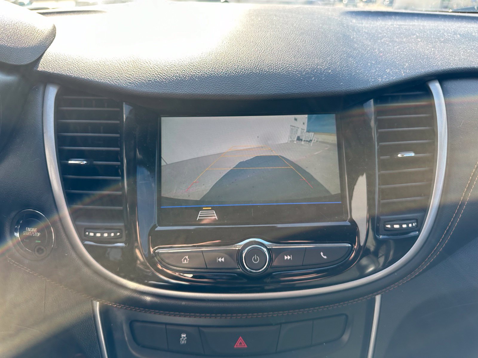 Used 2019 Chevrolet Trax LT w/ LT Convenience Package FWD image 12