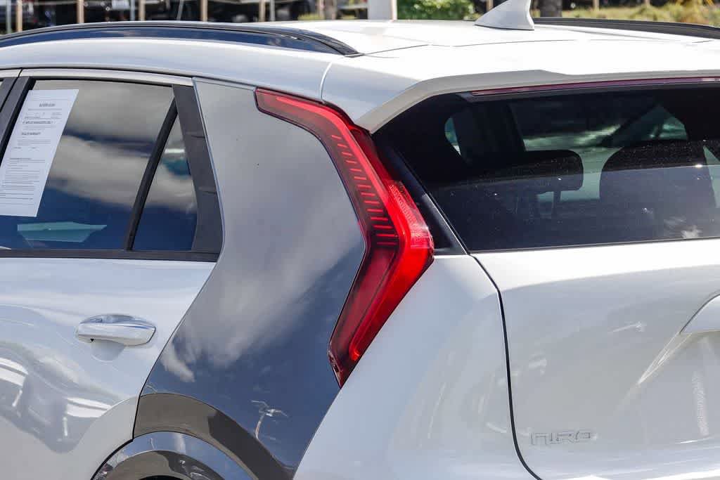 Certified 2023 Kia Niro Wave FWD image 7