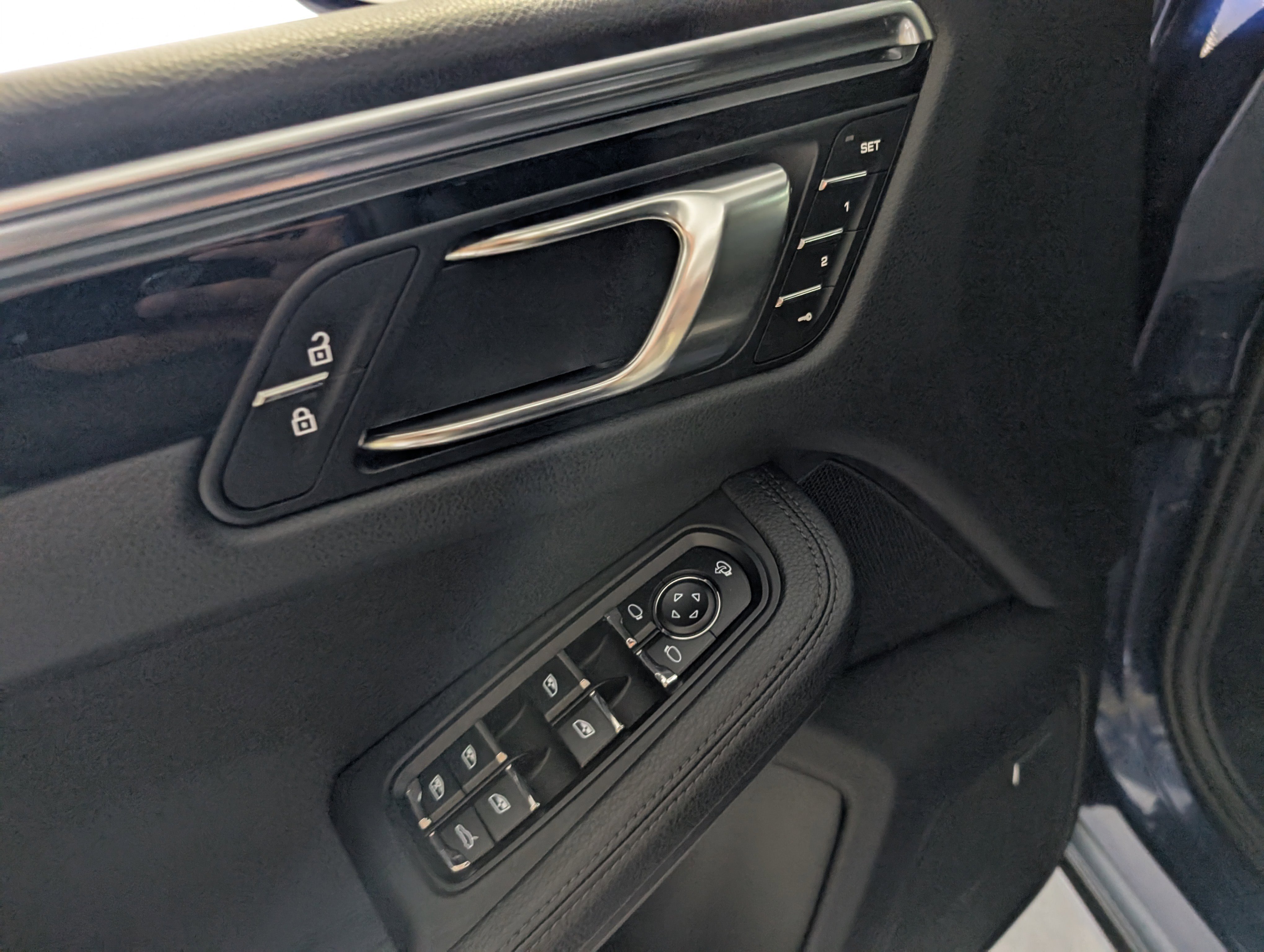 Certified 2024 Porsche Macan image 29