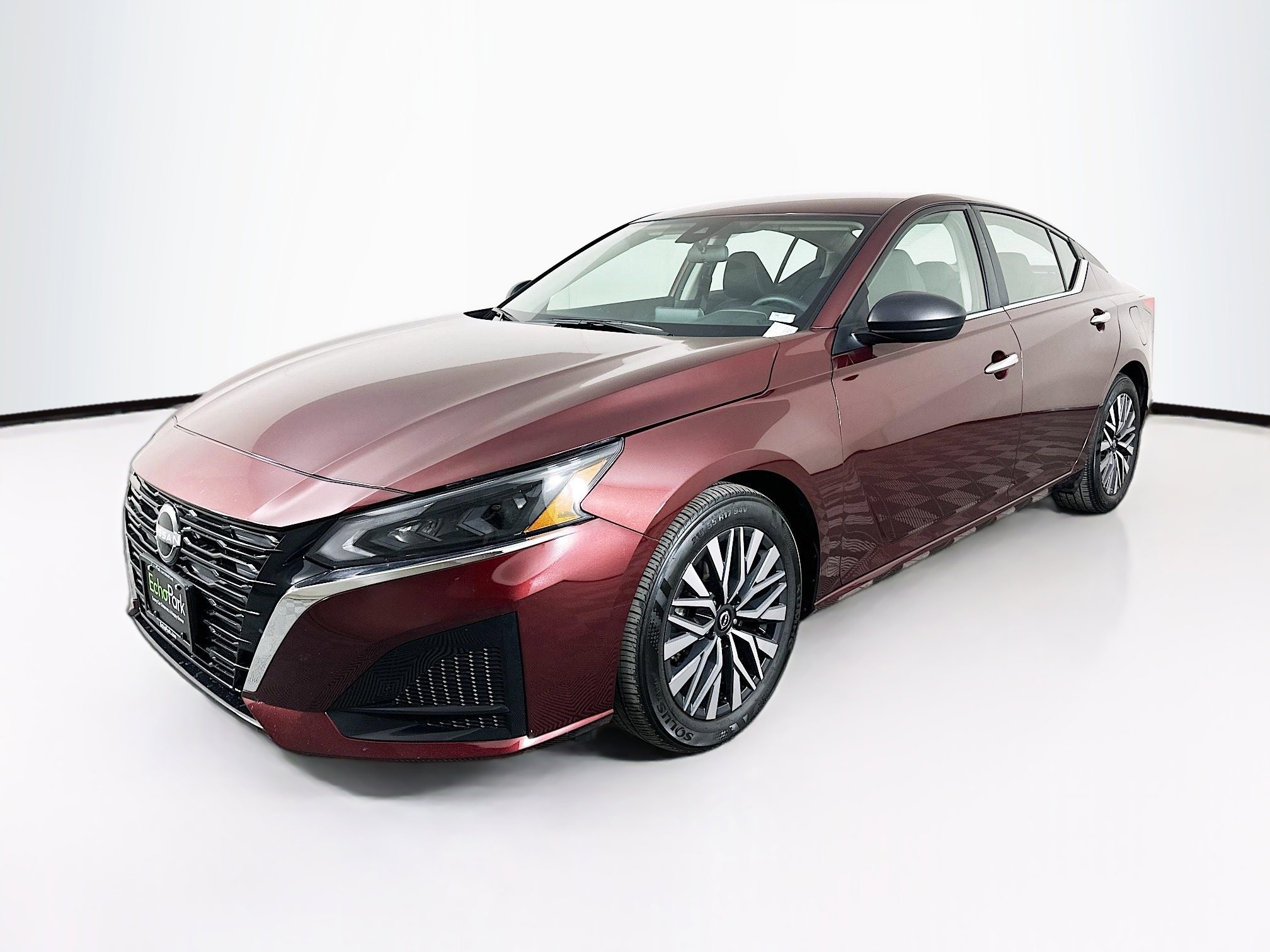 Used 2025 Nissan Altima 2.5 SV image 3