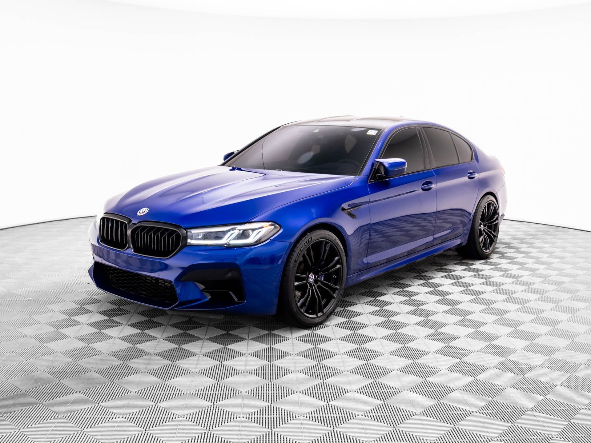 Used 2023 BMW M5 w/ Executive Package video 3
