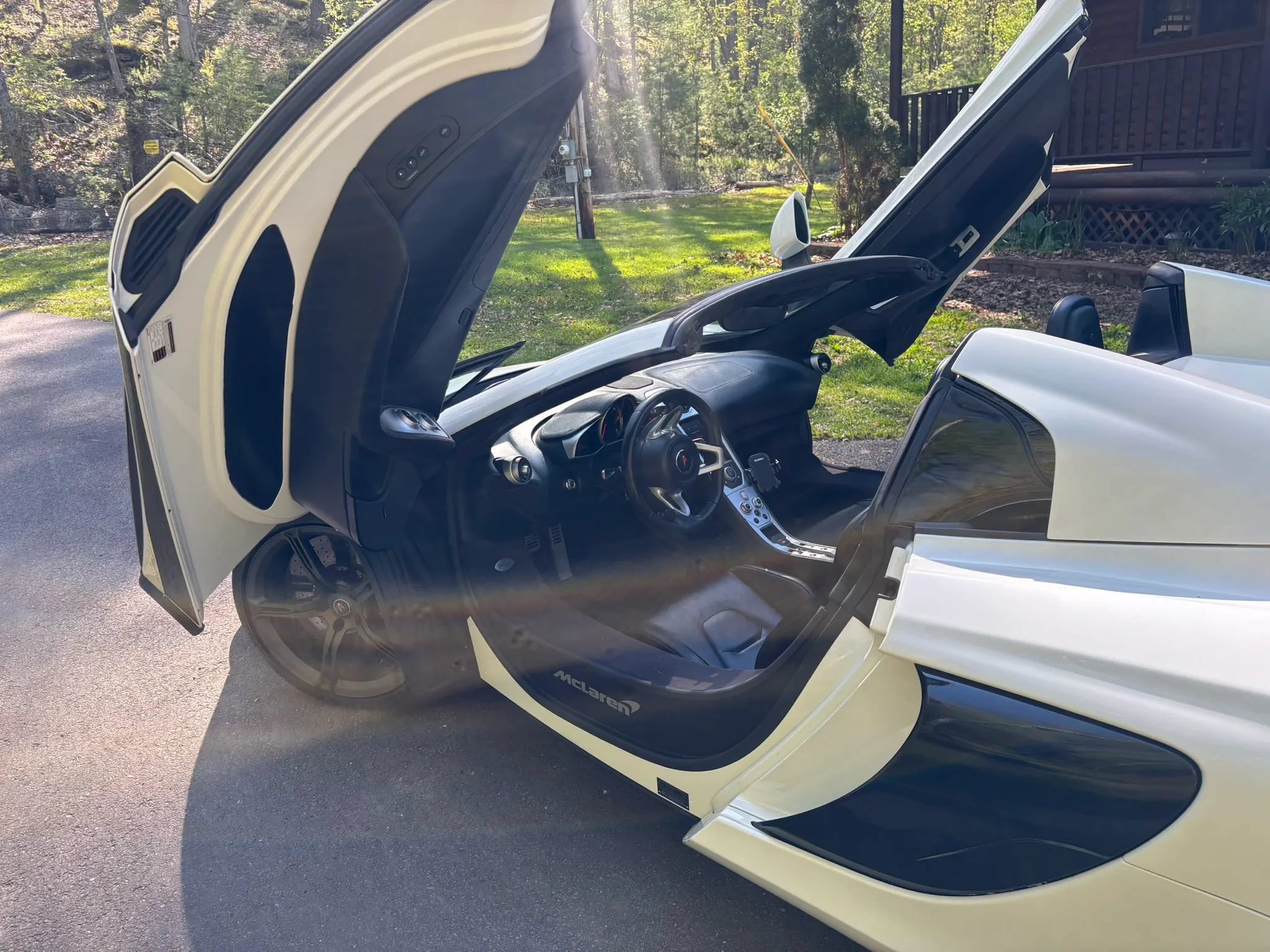 Used 2015 McLaren 650S Spider RWD image 14