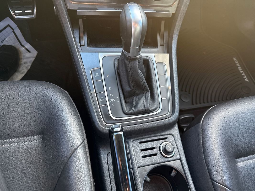 Used 2019 Volkswagen Golf Alltrack S image 22