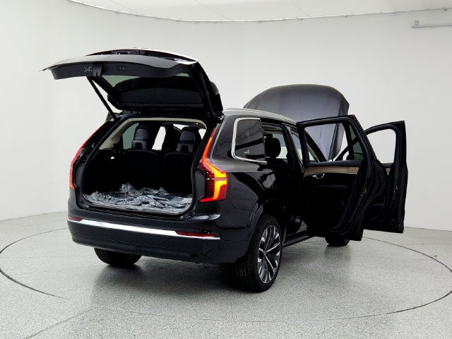 New 2026 Volvo XC90 B6 Plus w/ Protection Package AWD/4WD image 11