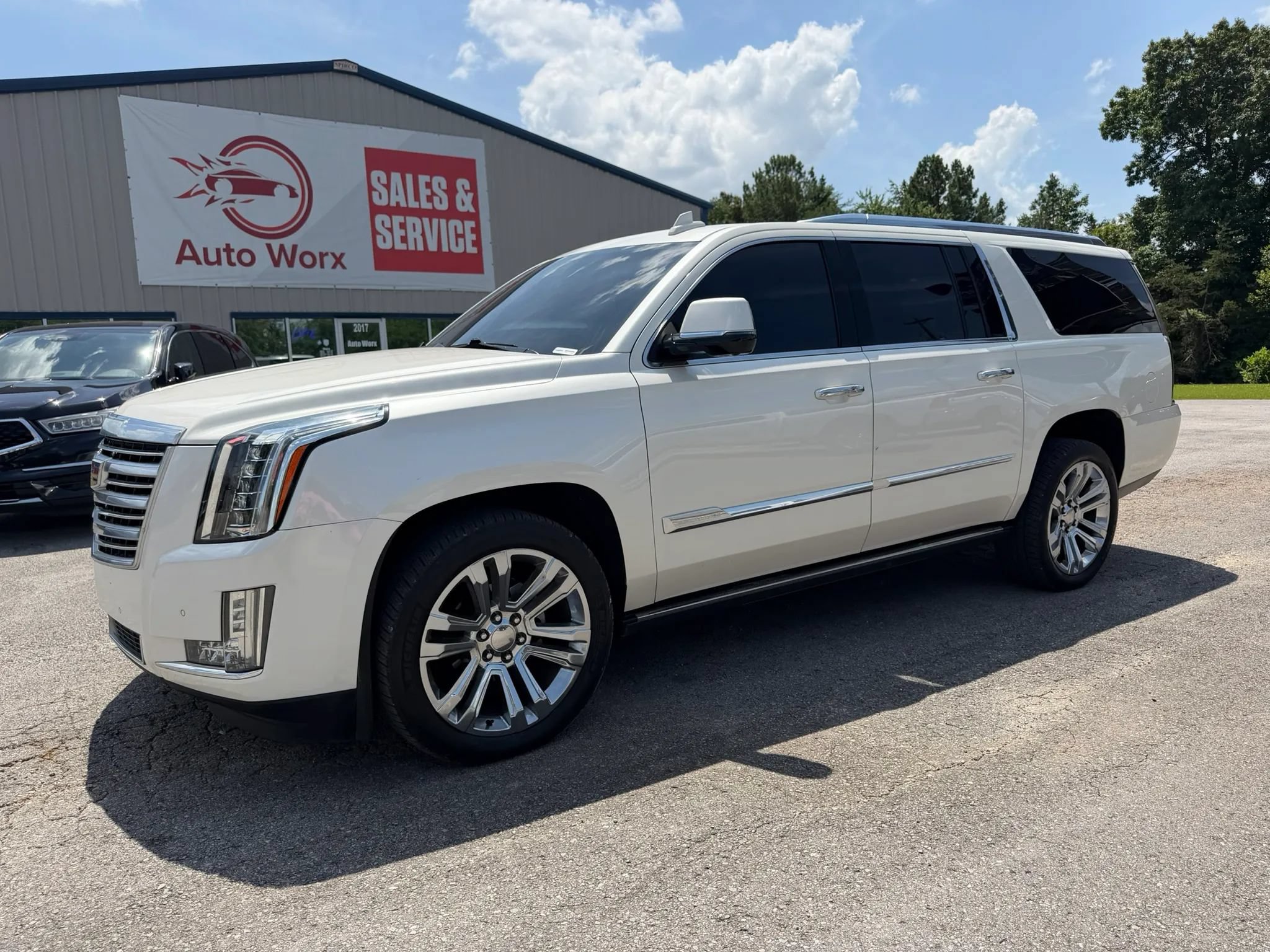Used 2015 Cadillac Escalade ESV Platinum AWD/4WD image 8