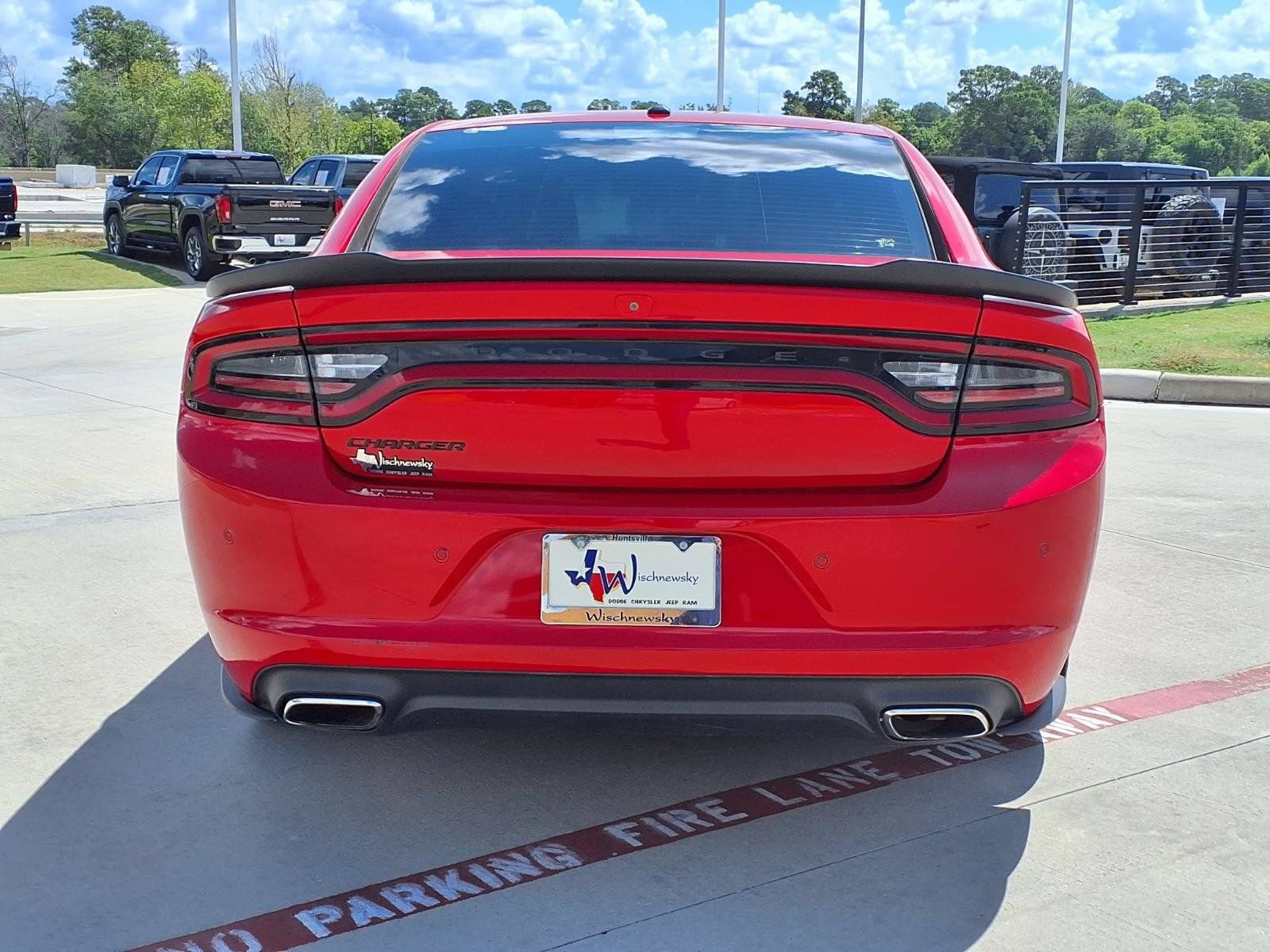 Used 2020 Dodge Charger SXT w/ Blacktop Package RWD image 7