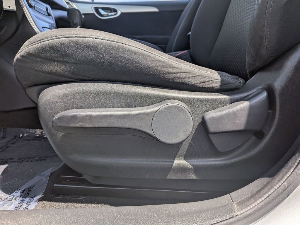 Used 2013 Nissan Sentra SR FWD image 17
