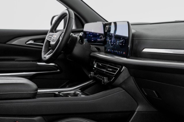 Used 2025 Chevrolet Traverse LT w/ LPO, Floor Liner Package FWD image 22