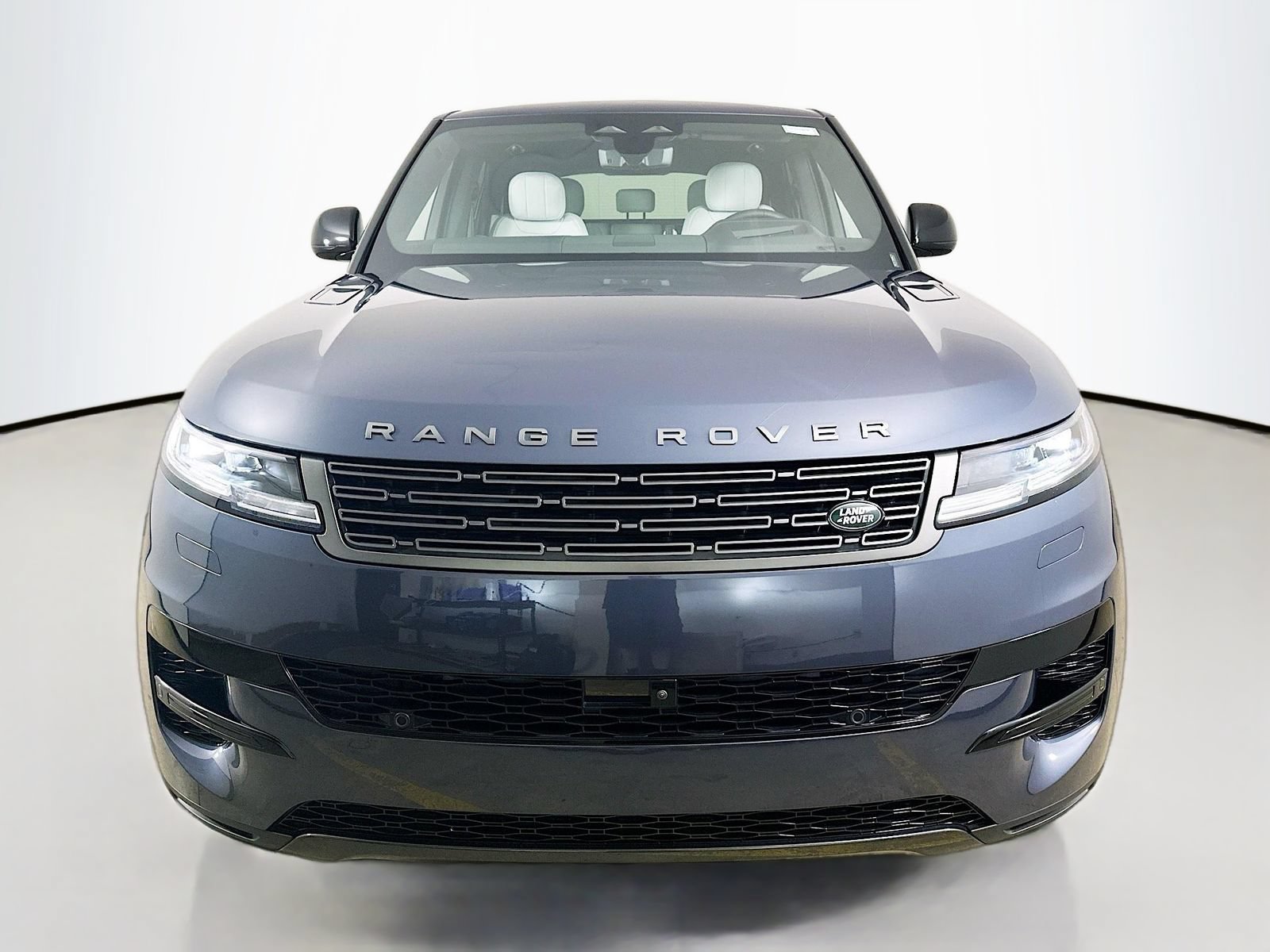 New 2026 Land Rover Range Rover Sport SE AWD/4WD image 2