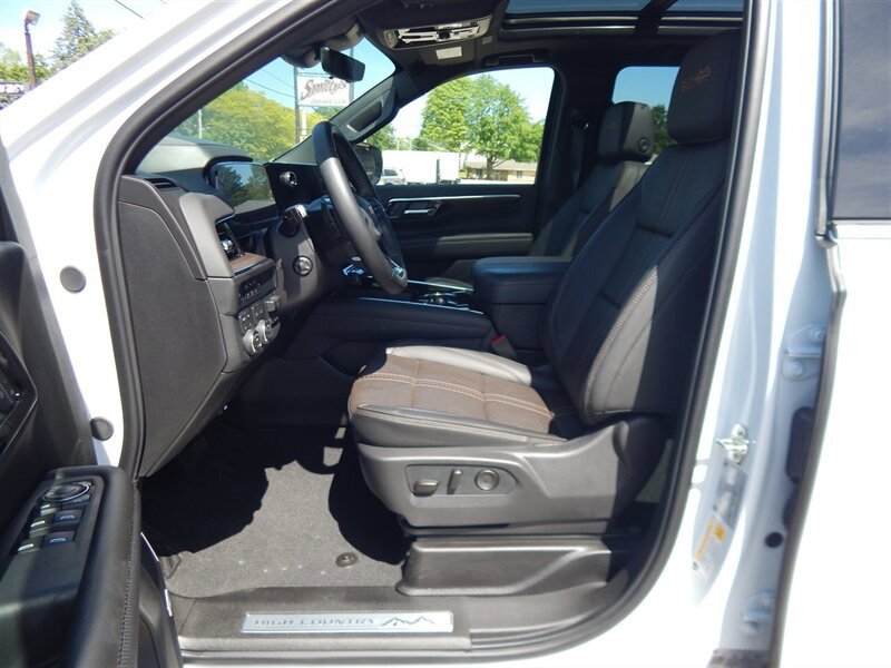 Used 2026 Chevrolet Suburban High Country AWD/4WD image 22