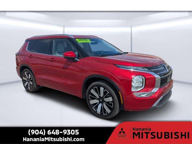 Used 2025 Mitsubishi Outlander SEL image 1
