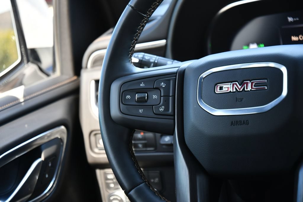 Used 2024 GMC Yukon AT4 w/ AT4 Premium Package AWD/4WD image 37
