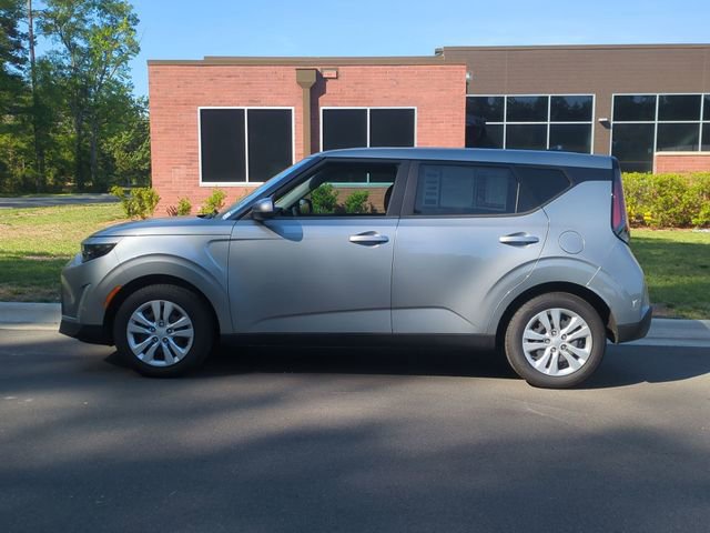 Used 2023 Kia Soul LX FWD image 10