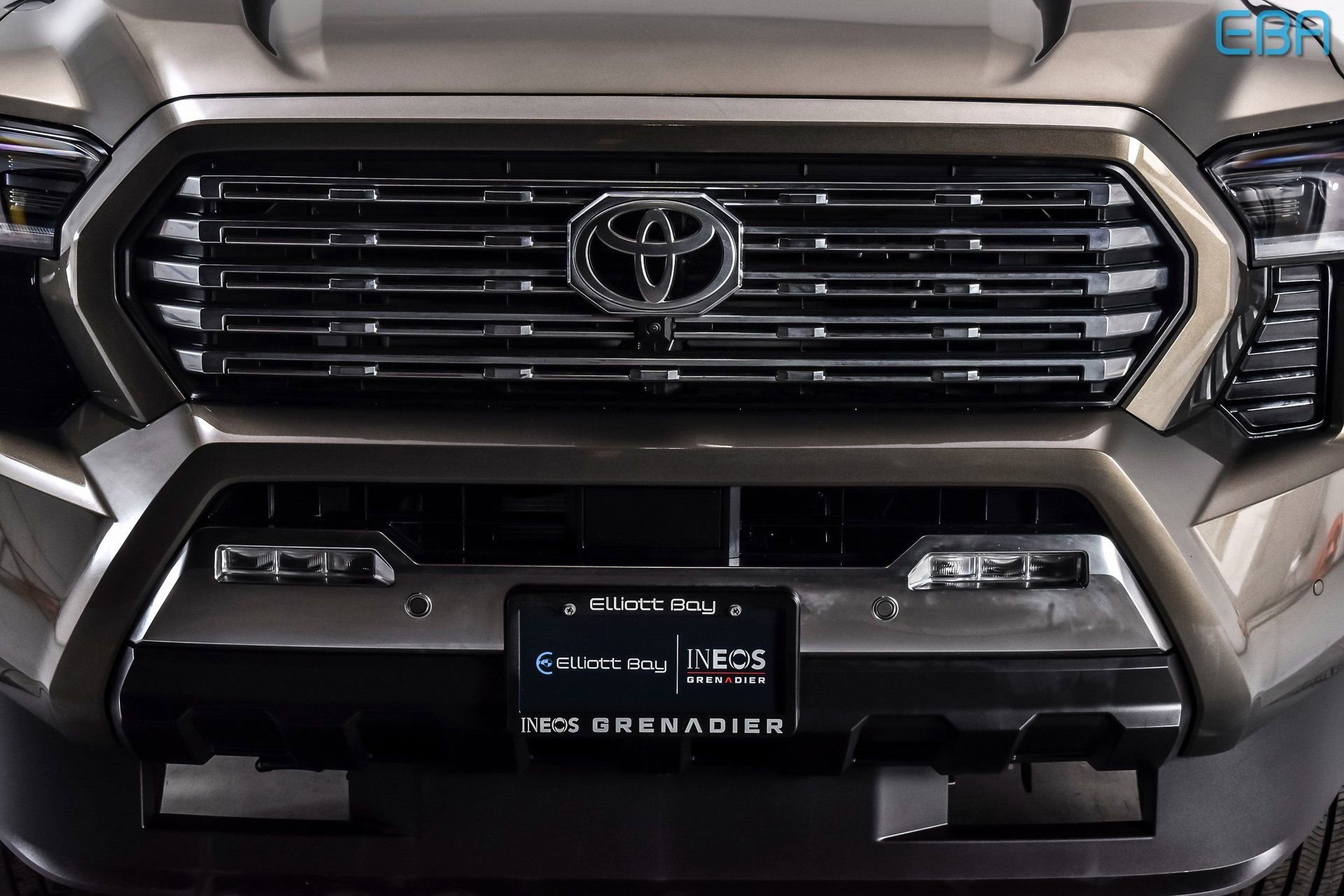 Used 2025 Toyota Tacoma Limited w/ Tow Tech Package image 7