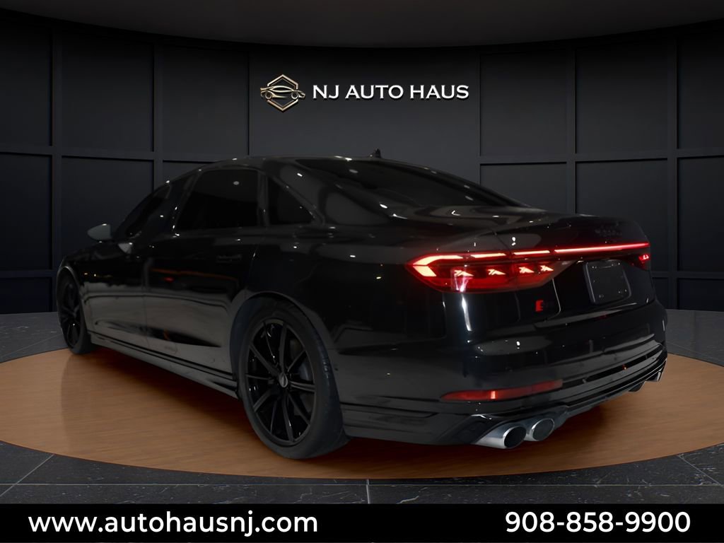 Used 2022 Audi S8 w/ S8 Executive Package image 5