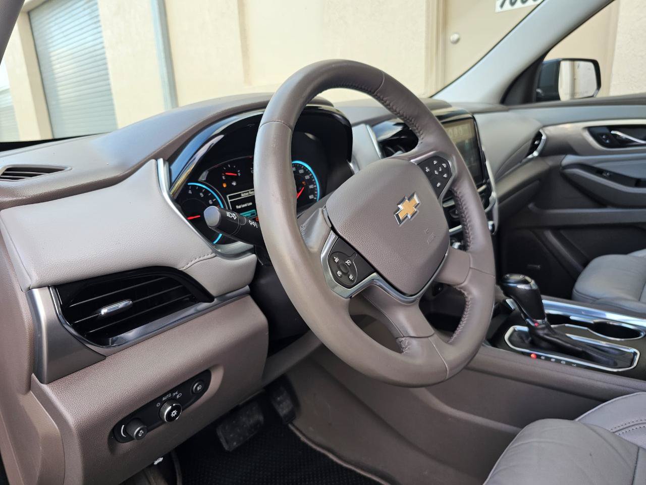 Used 2018 Chevrolet Traverse LT w/ LPO, 'HIT The Road' Package FWD image 21